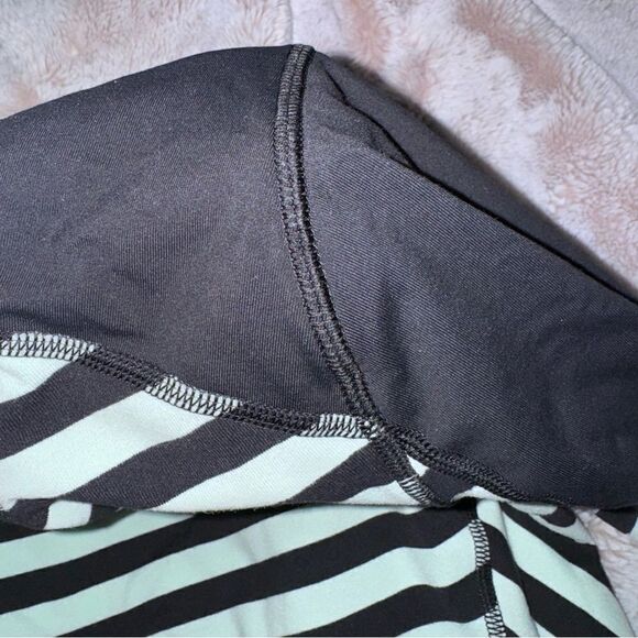 Lululemon size 8 Longsleeve Active Shirt excellent condition. - Picture 6 of 13